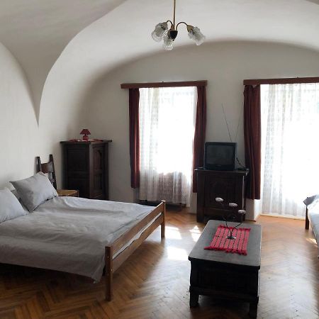 Apartman Becsi Utca Ödenburg Exterior foto