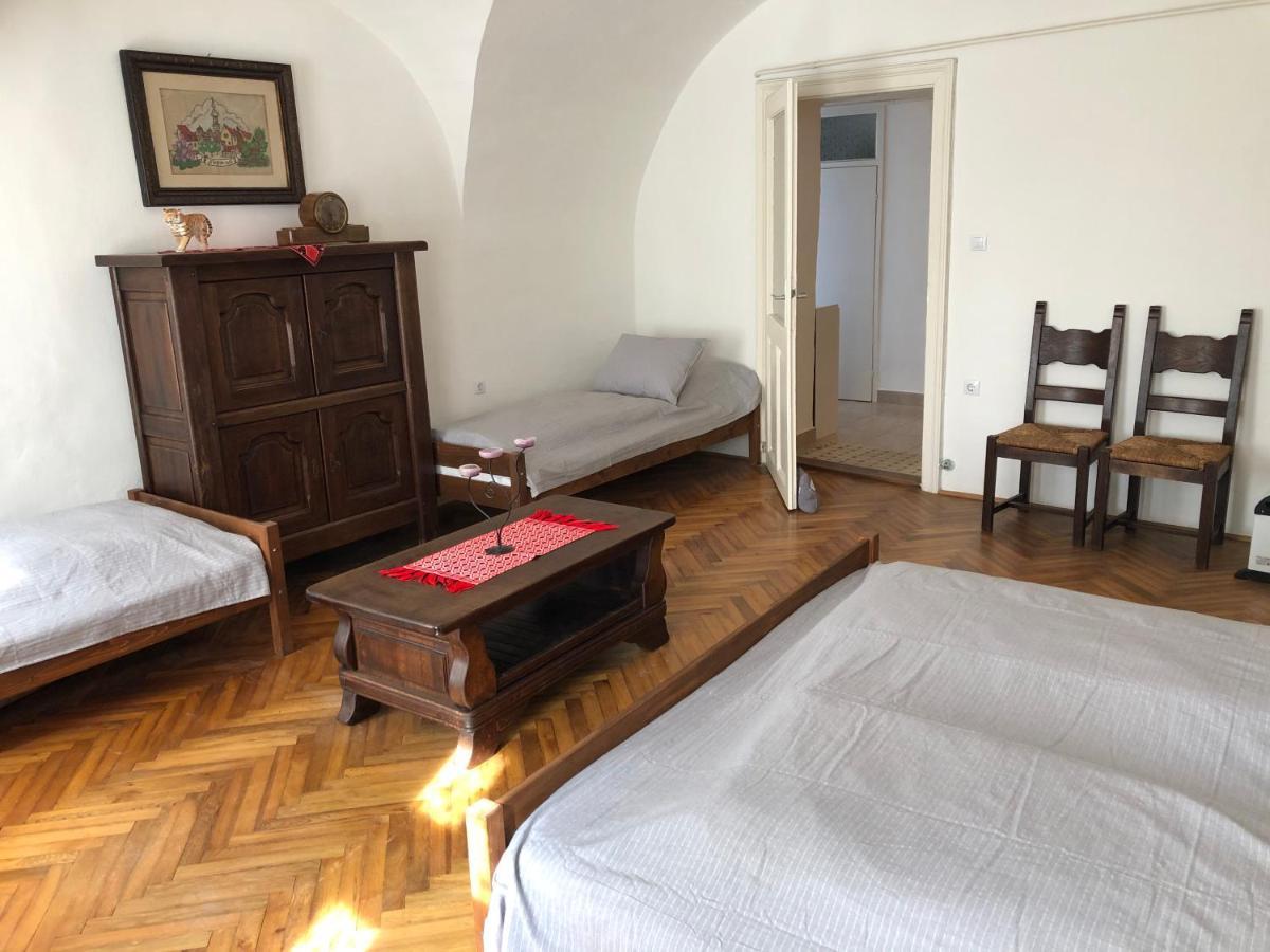 Apartman Becsi Utca Ödenburg Exterior foto