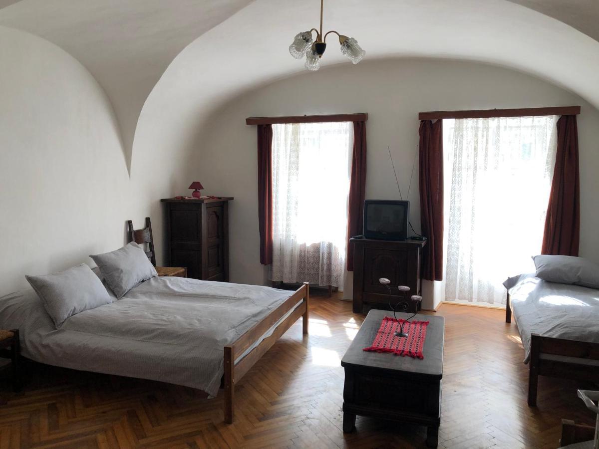 Apartman Becsi Utca Ödenburg Exterior foto