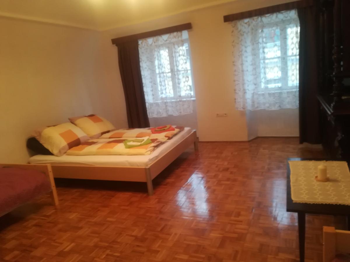 Apartman Becsi Utca Ödenburg Exterior foto
